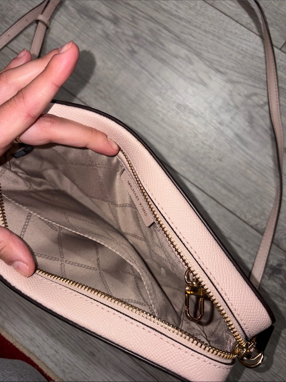 Michael Kors Pale Pink Saffiano Crossbody with Gold Chain Strap - Picture 8 of 15